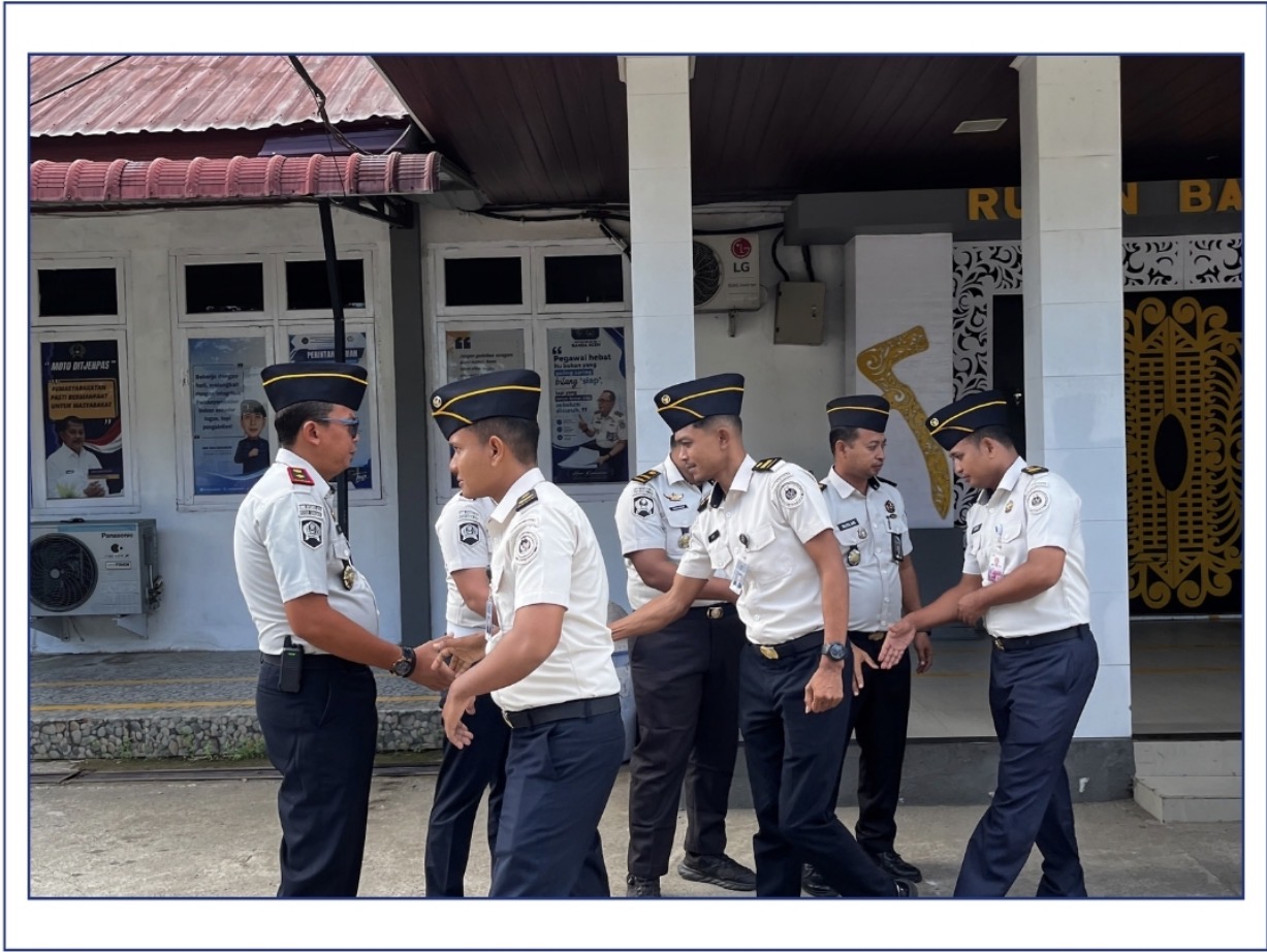 Pererat Kebersamaan Pegawai, Tradisi Budaya Salam Warnai Apel Pagi Rutan Banda Aceh
