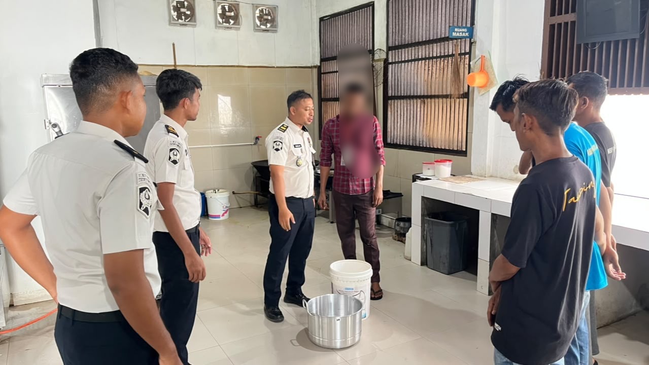 Dari Persiapan Menuju Produksi, Rutan Banda Aceh Kembangkan Keterampilan Warga Binaan melalui Pembuatan Tempe